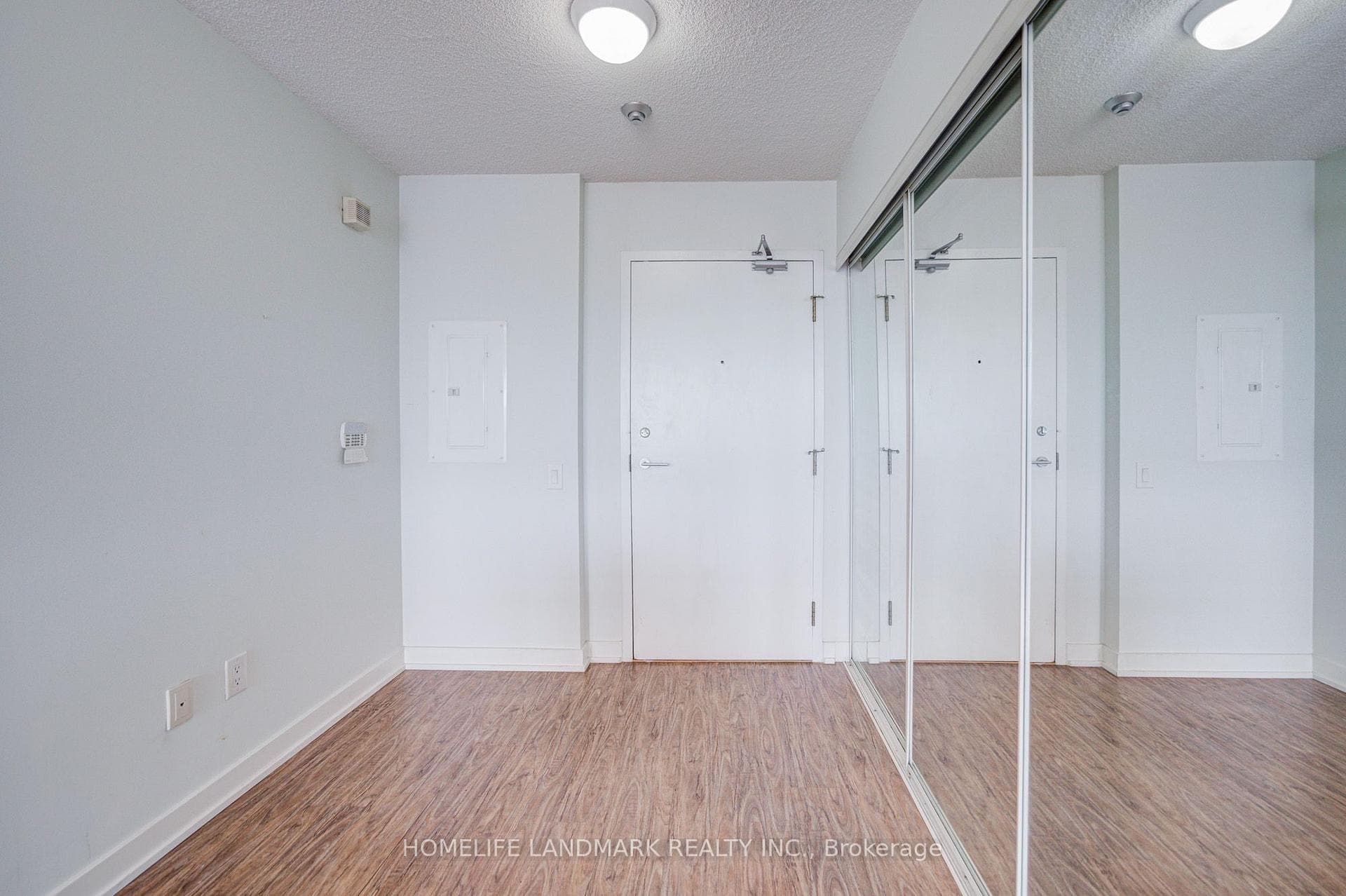 15 Singer Court Unit 305 photo 10