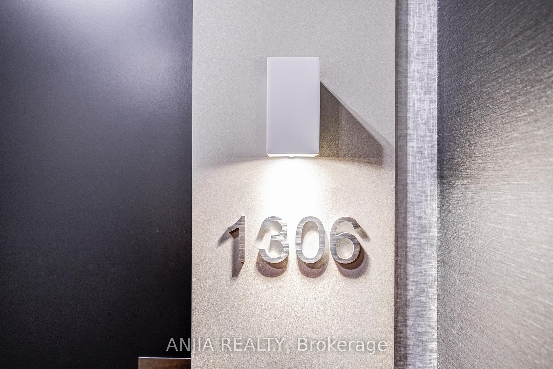 89 McGill Street Unit 1306 photo 7