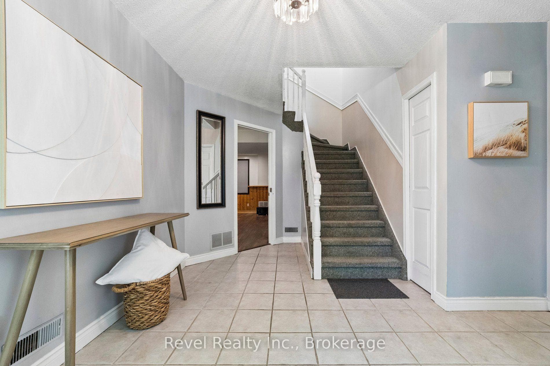 18 Bessie Avenue photo 8