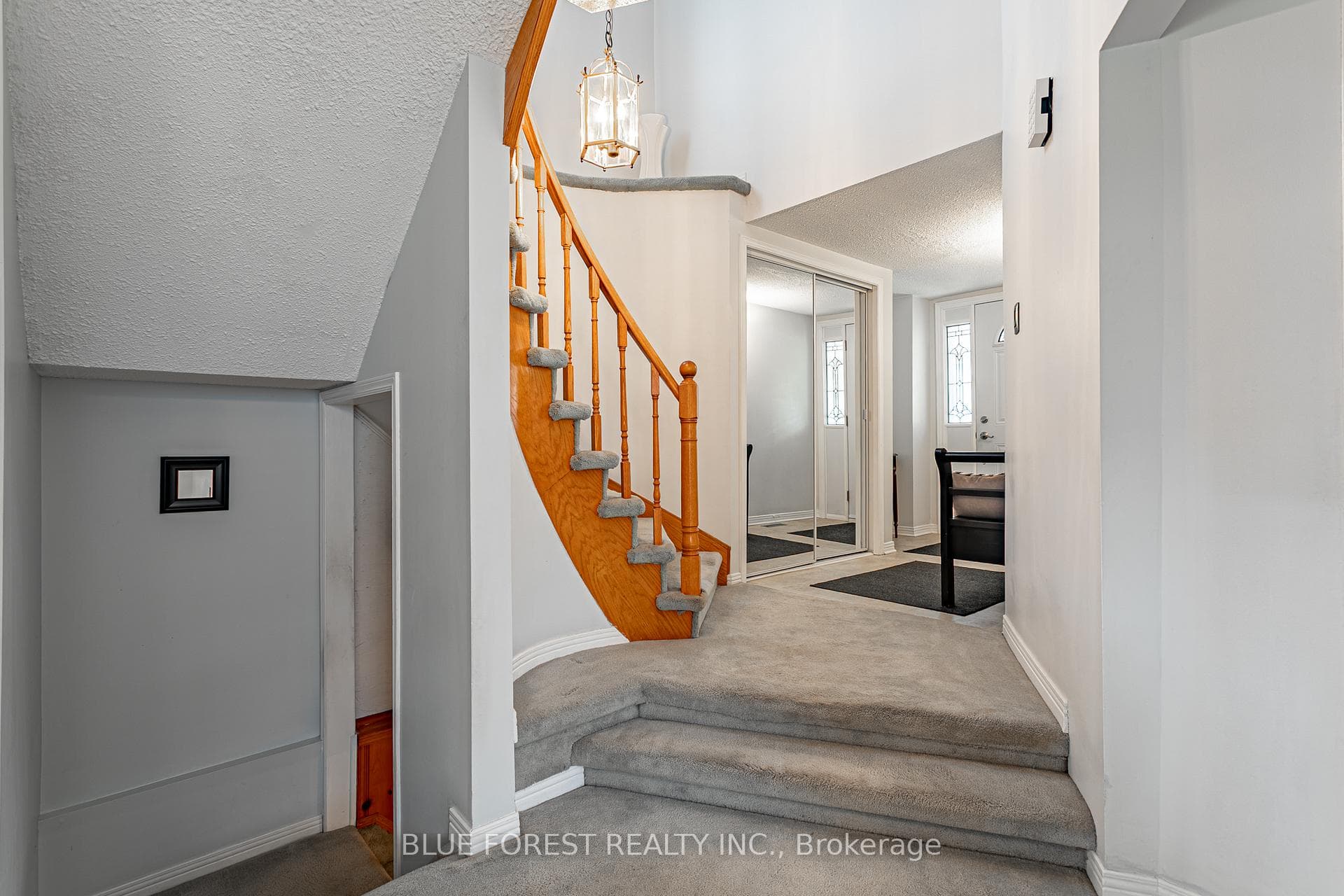 99 Chancton Crescent photo 7