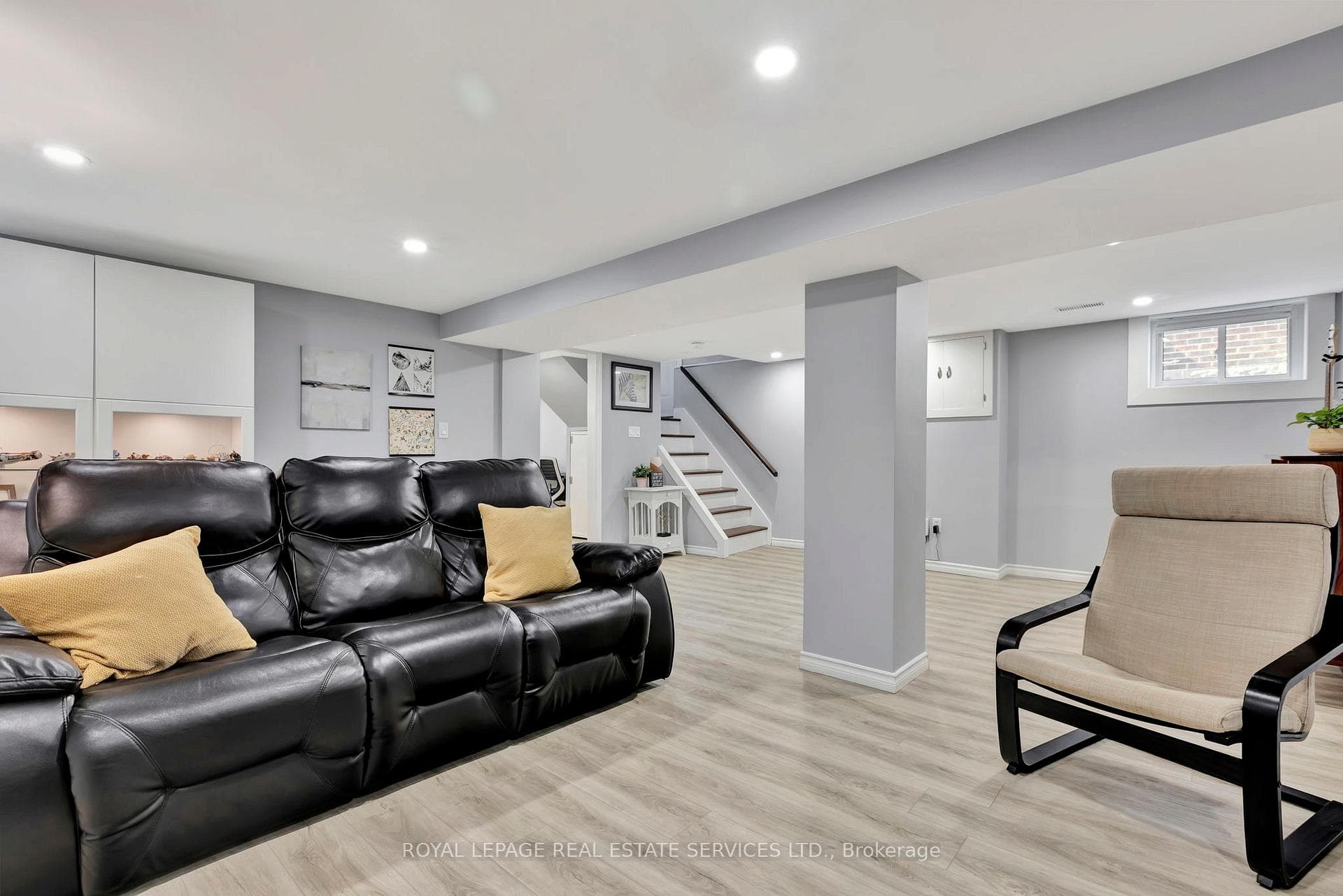 11 Wavell Avenue photo 18