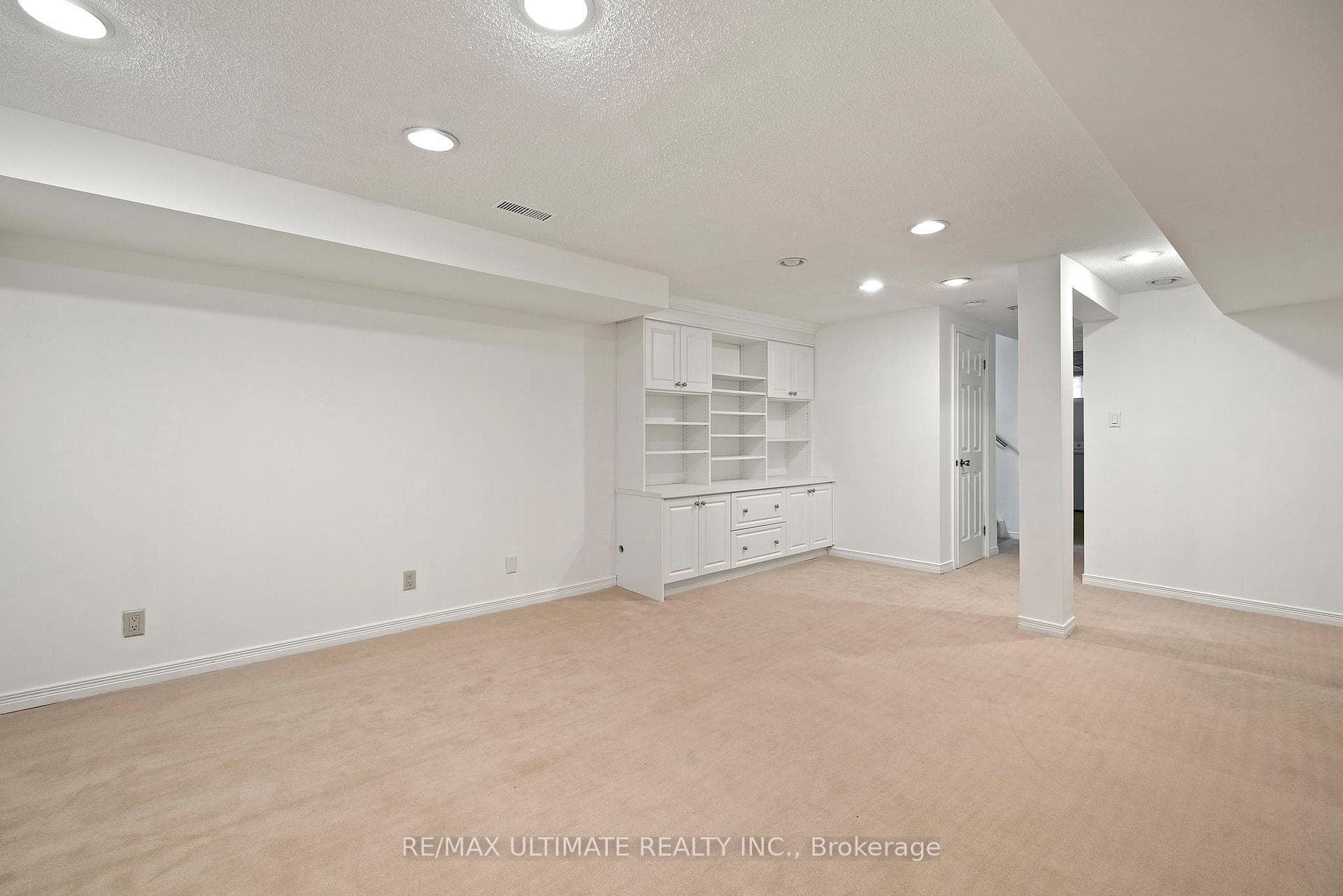 Finished Basement B/I desk