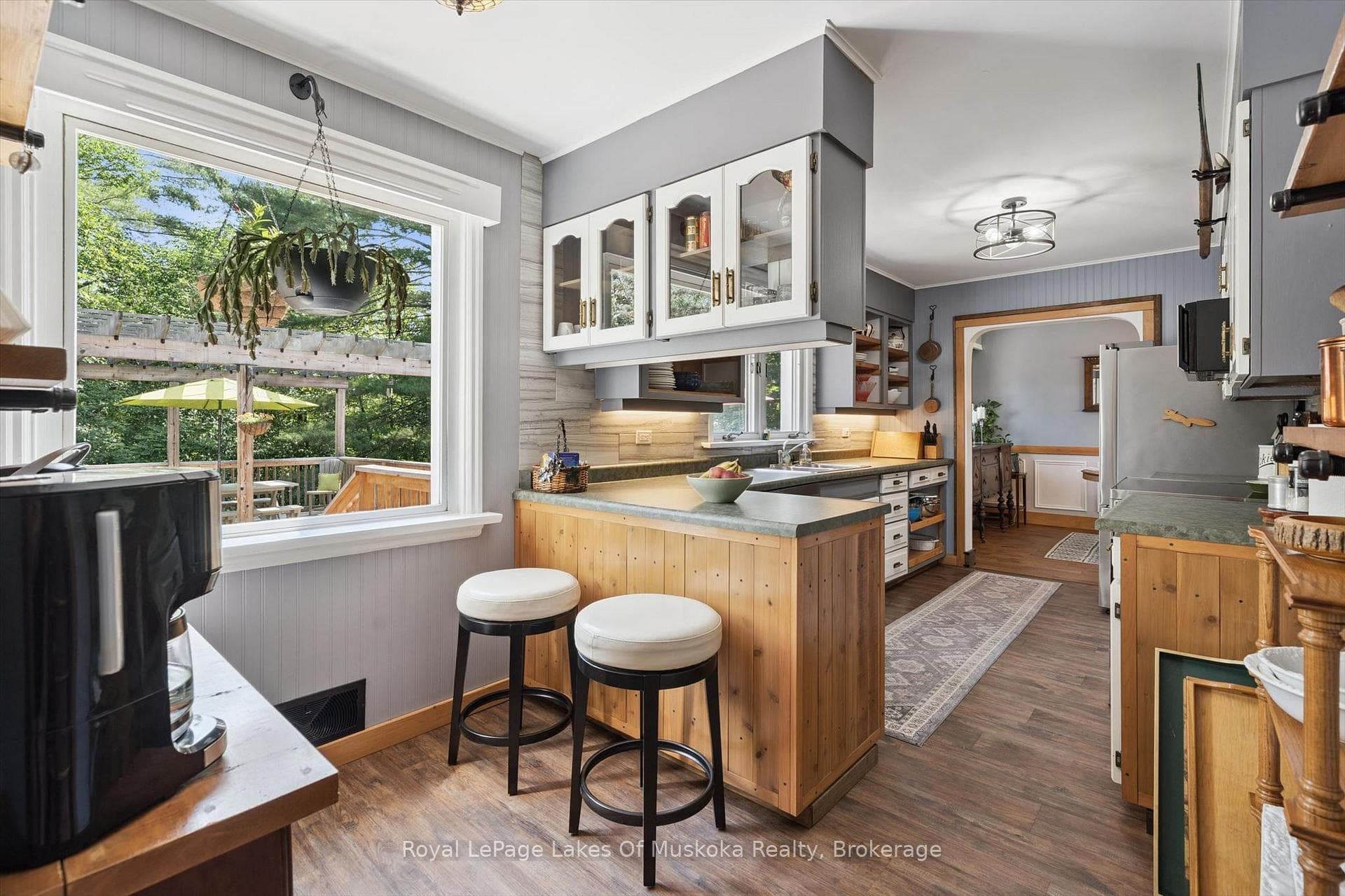 1012 Grey Street photo 16
