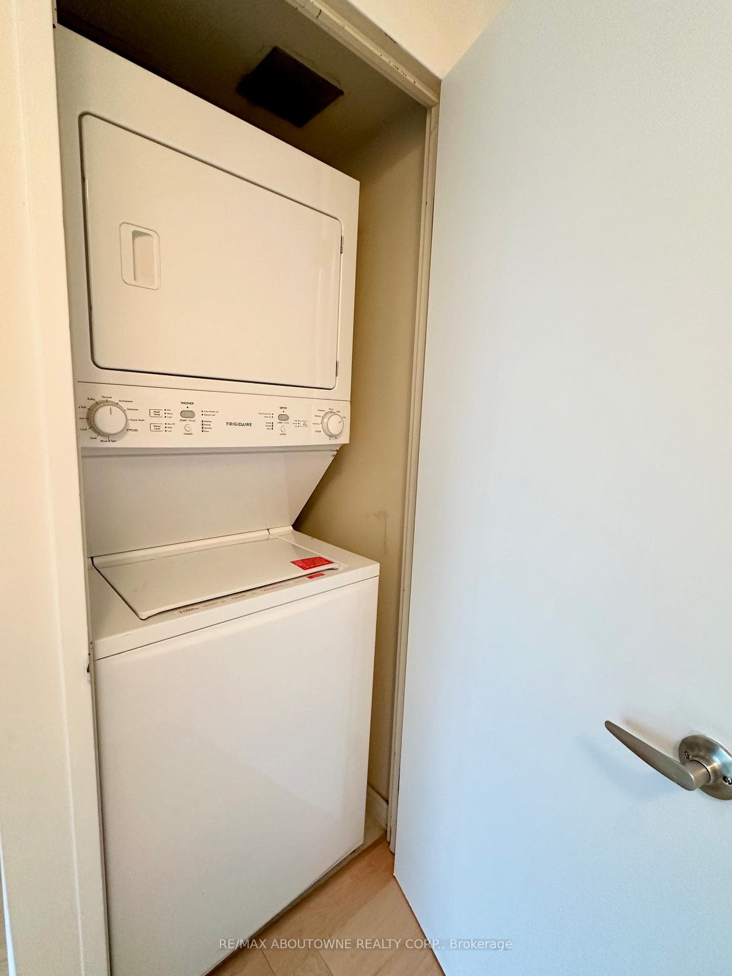 901 Queen Street Unit 426 photo 9