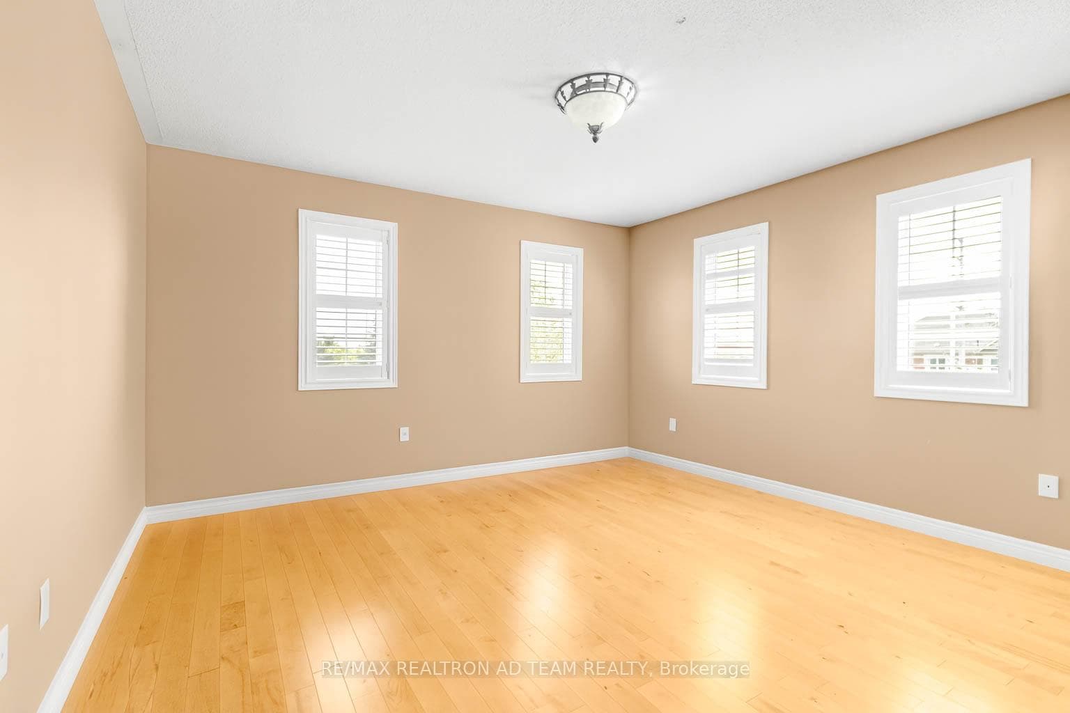 498 Tremblant Court photo 27