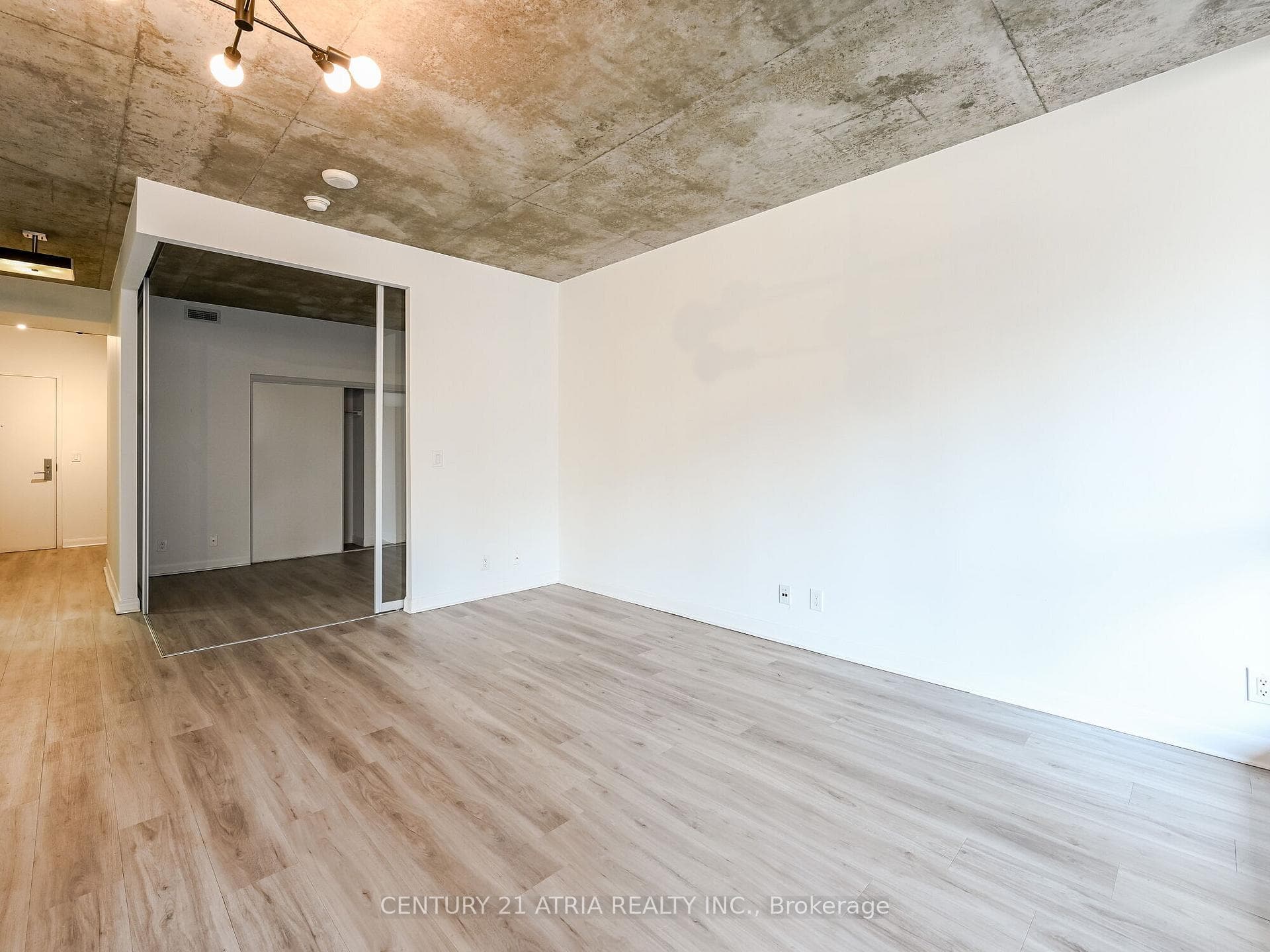 478 King Street Unit 302 photo 11