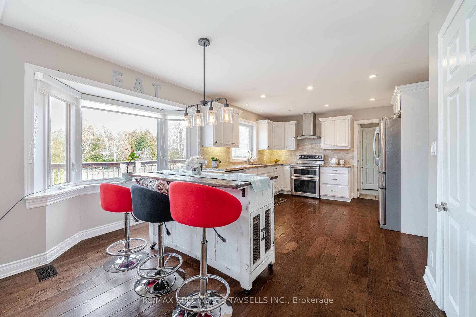 7 McConachie Crescent photo 12