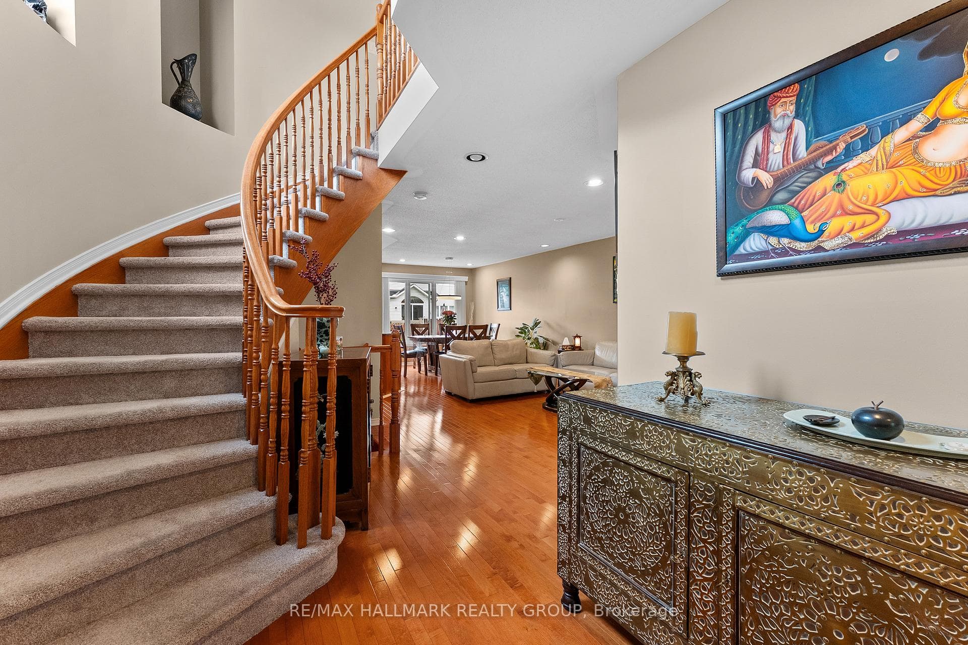 2250 Silverado Crescent photo 2