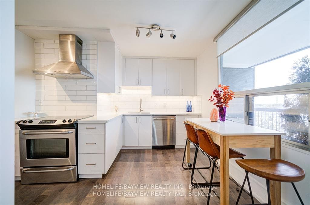 115 Antibes Drive Unit 806 photo 23