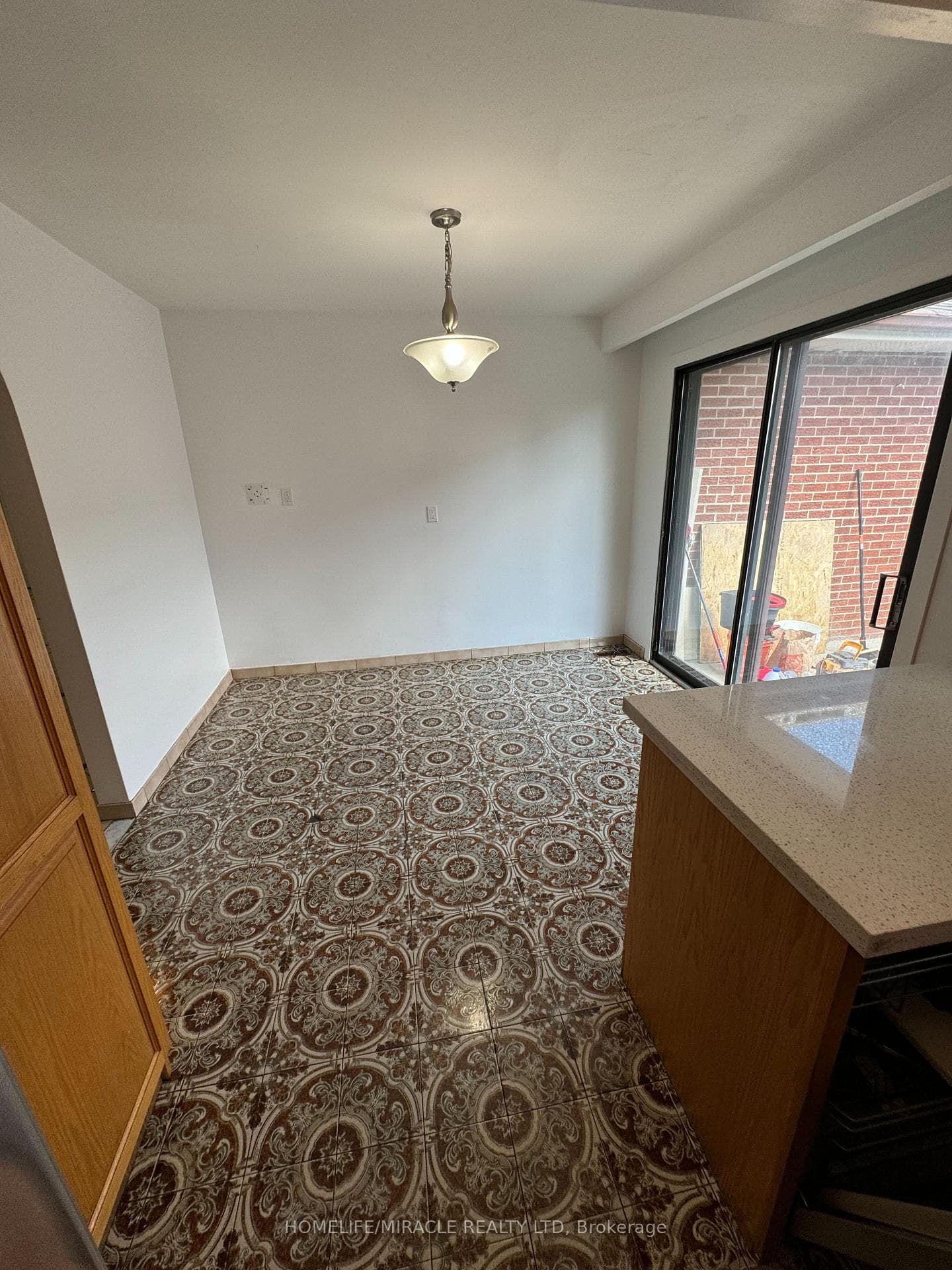 2114 Islington Avenue photo 7