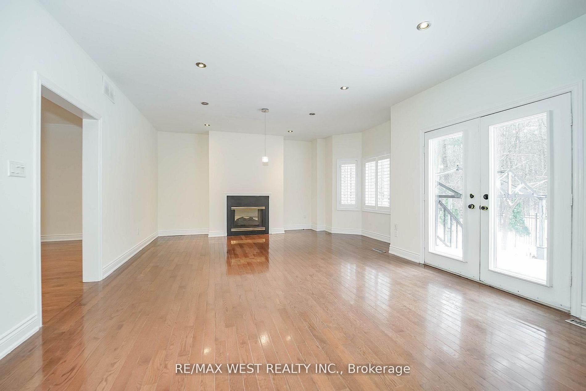81 Woodview Drive photo 12