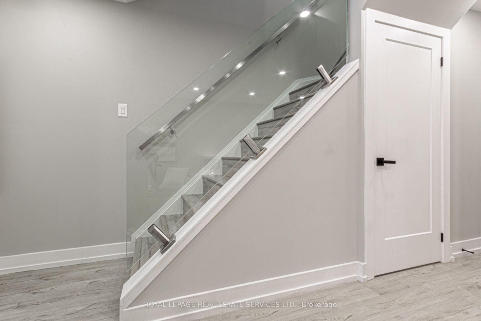 2272 Mowat Avenue Unit 76 photo 18