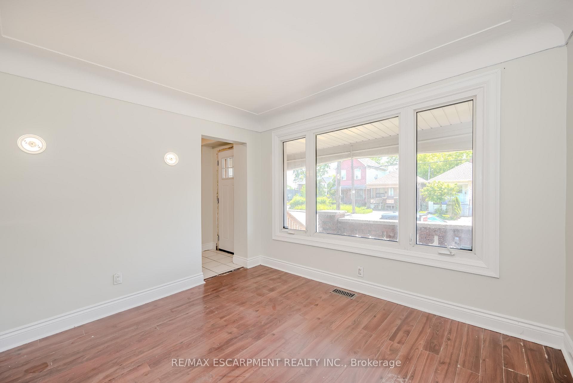 177 Beach Road photo 7