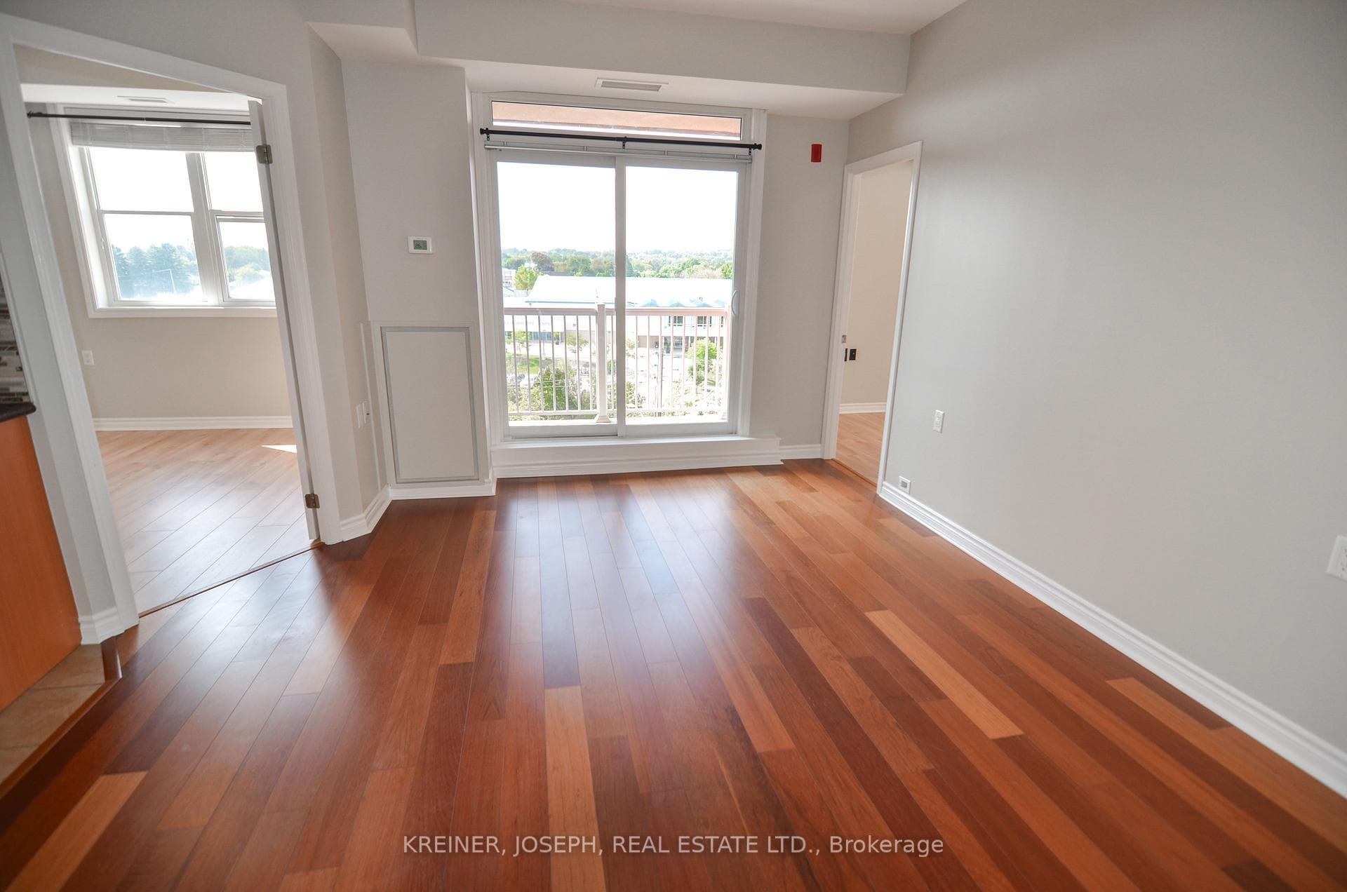 15450 Yonge Street Unit 404 photo 6