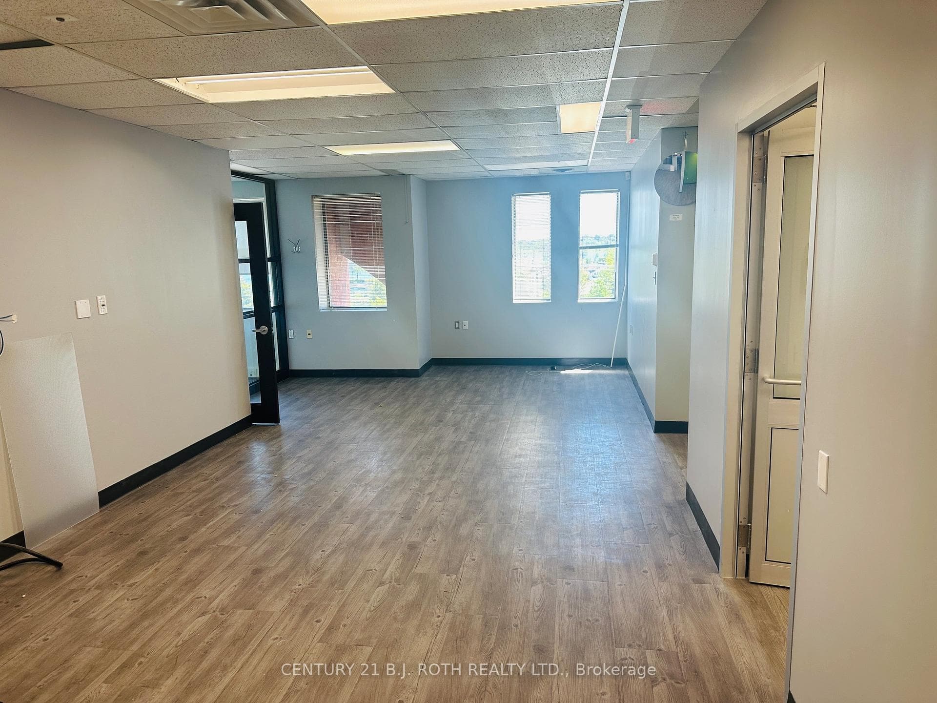 34 Simcoe Street Unit 301,302,303 photo 6