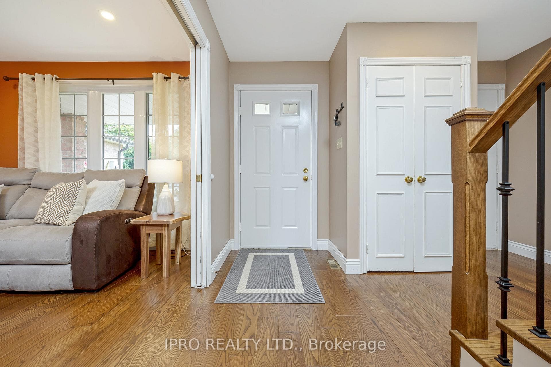 7 Calvert Drive photo 4