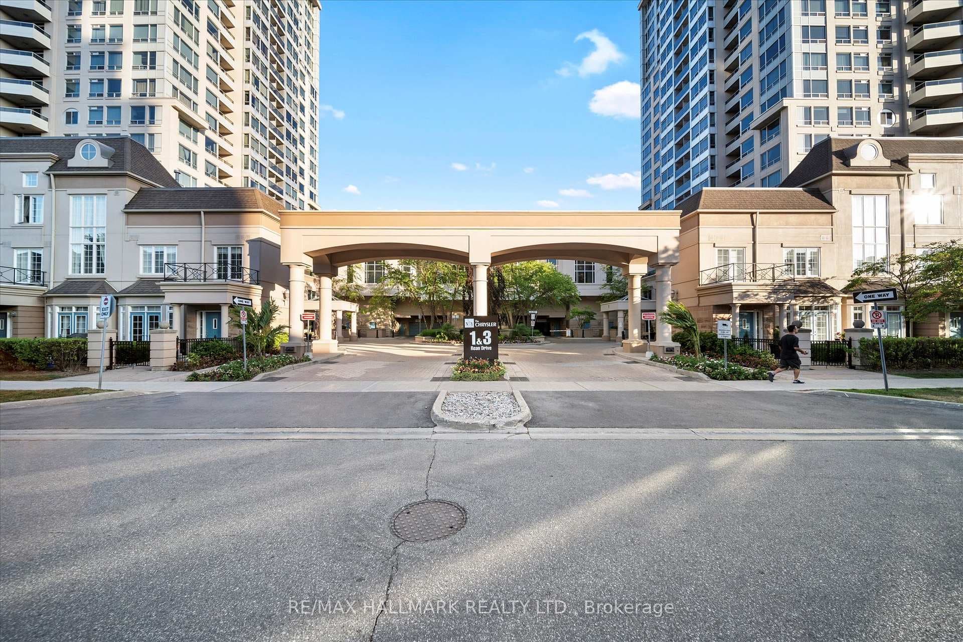 3 Rean Drive Unit 2506 photo 2