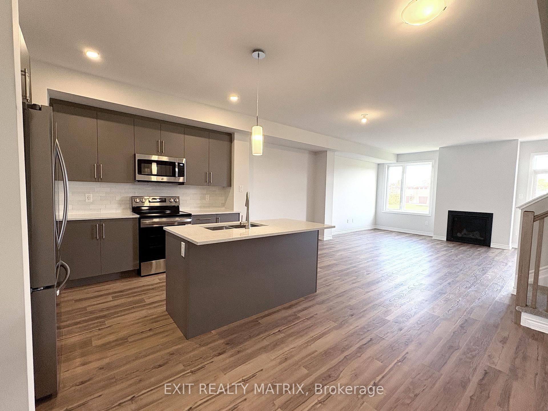 299 Labelle Street photo 3