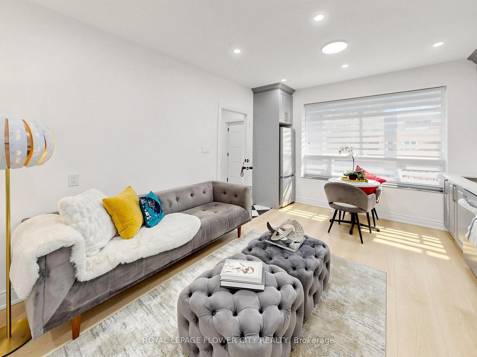 11 Holton Avenue photo 3
