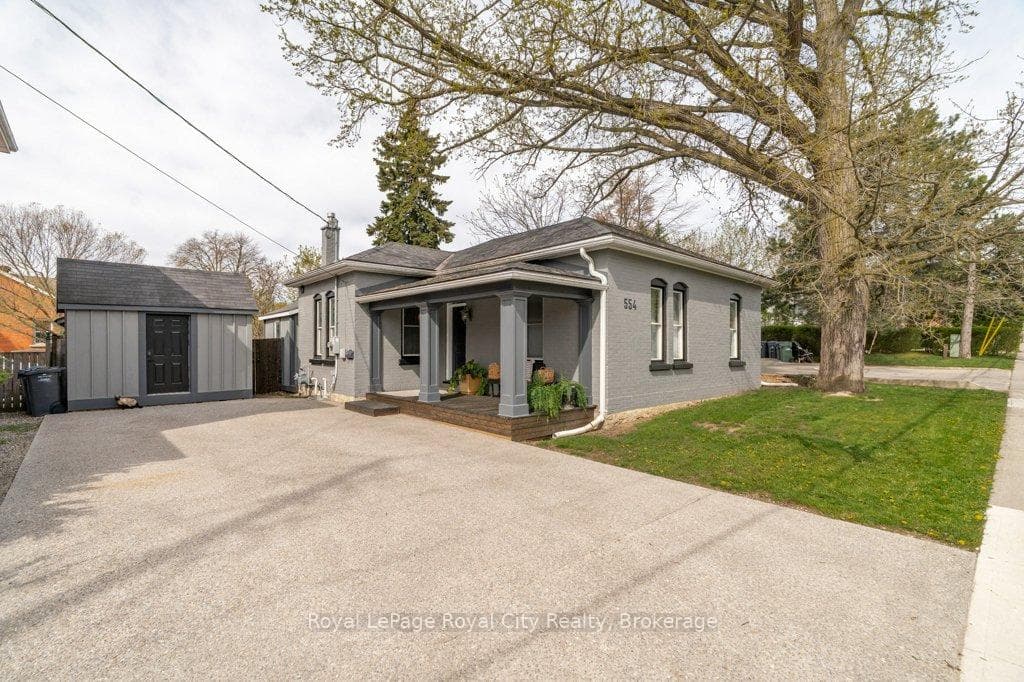 554 Woolwich Street photo 3