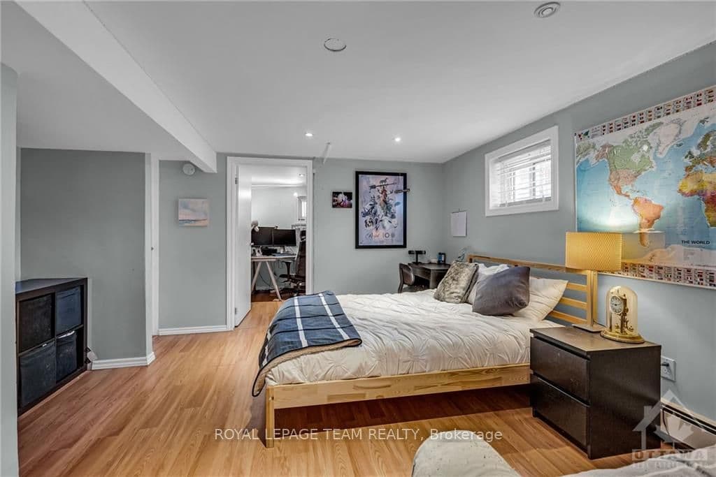 529 ROWANWOOD Avenue photo 22