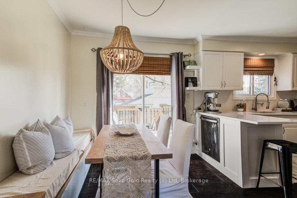 129 A Graham Street photo 8
