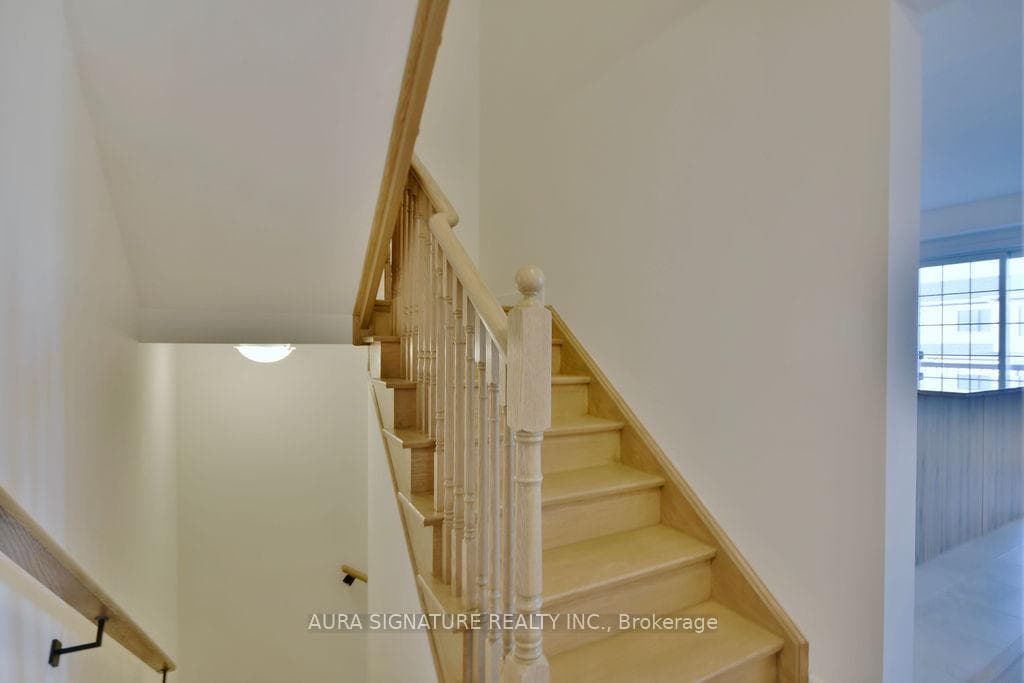 36 Hay Lane photo 29