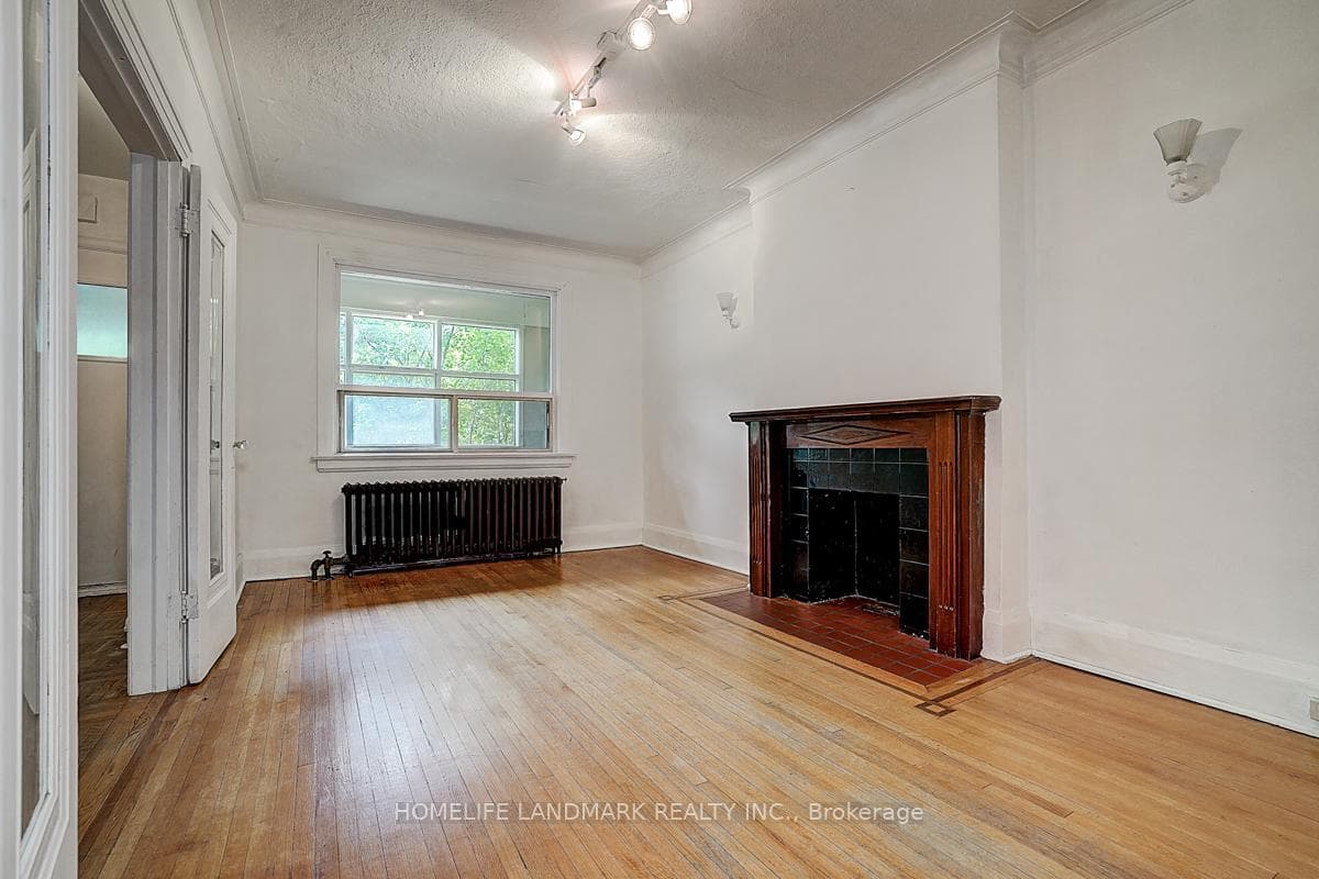 149 Euclid Avenue Unit Main and Upper photo 5