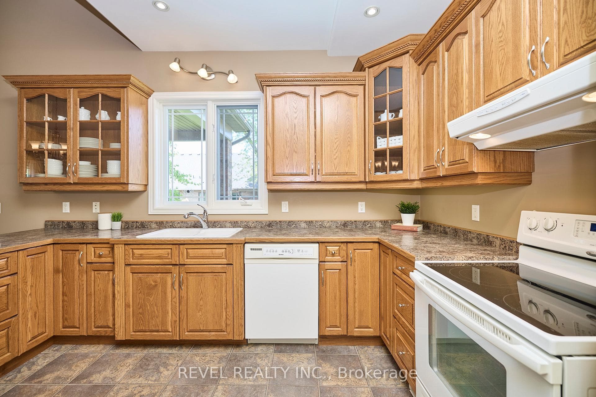 724 Quaker Road photo 13