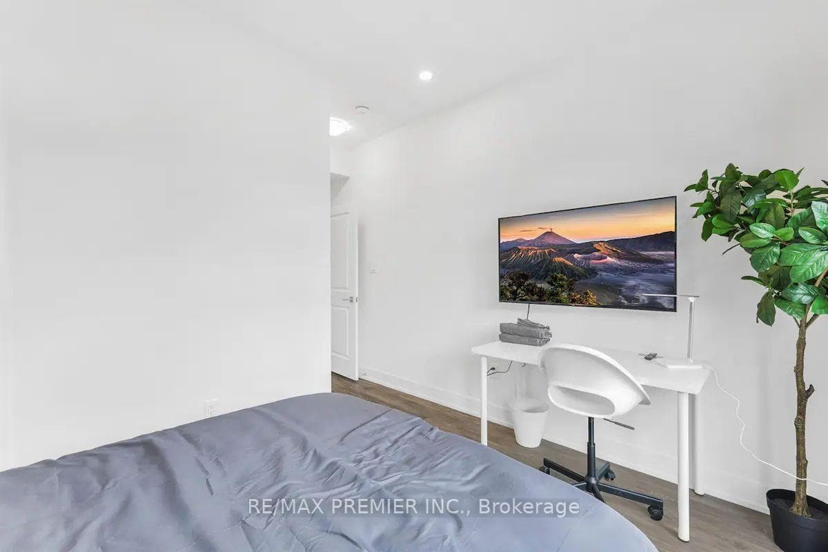 8 Sayers Lane Unit 6 photo 10