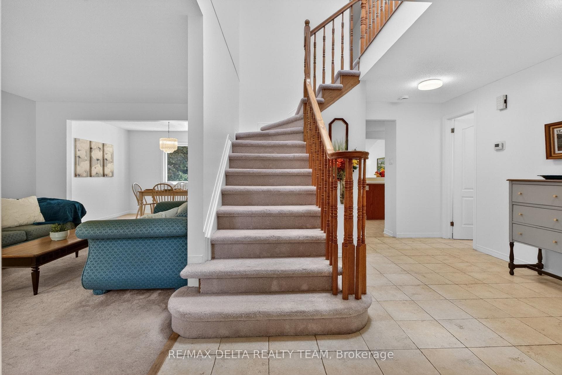 664 Thicket Way photo 9