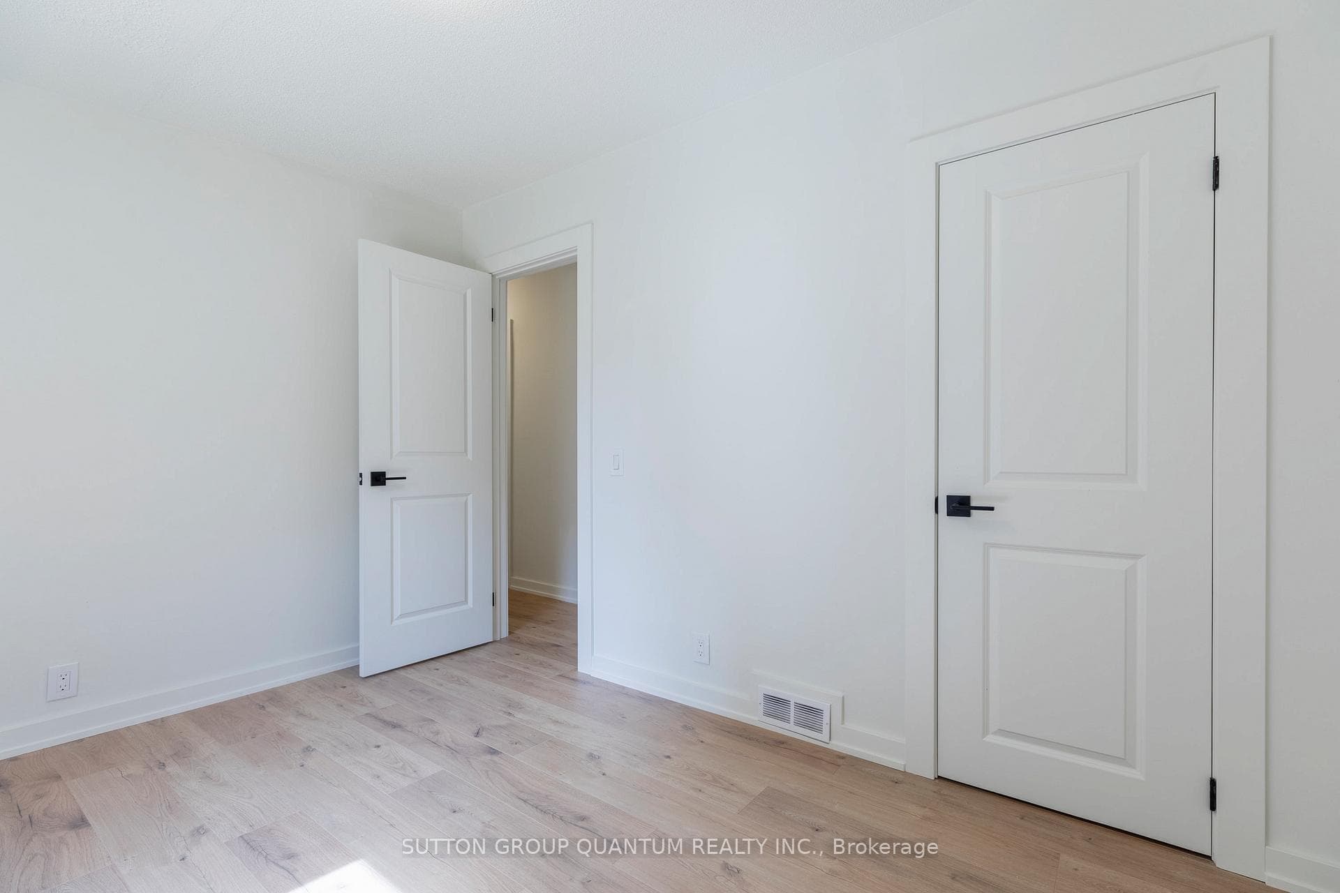 519 Elizabeth Street photo 34