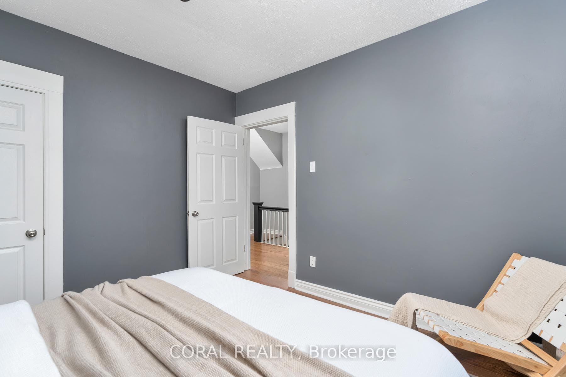 75 Heale Avenue photo 25