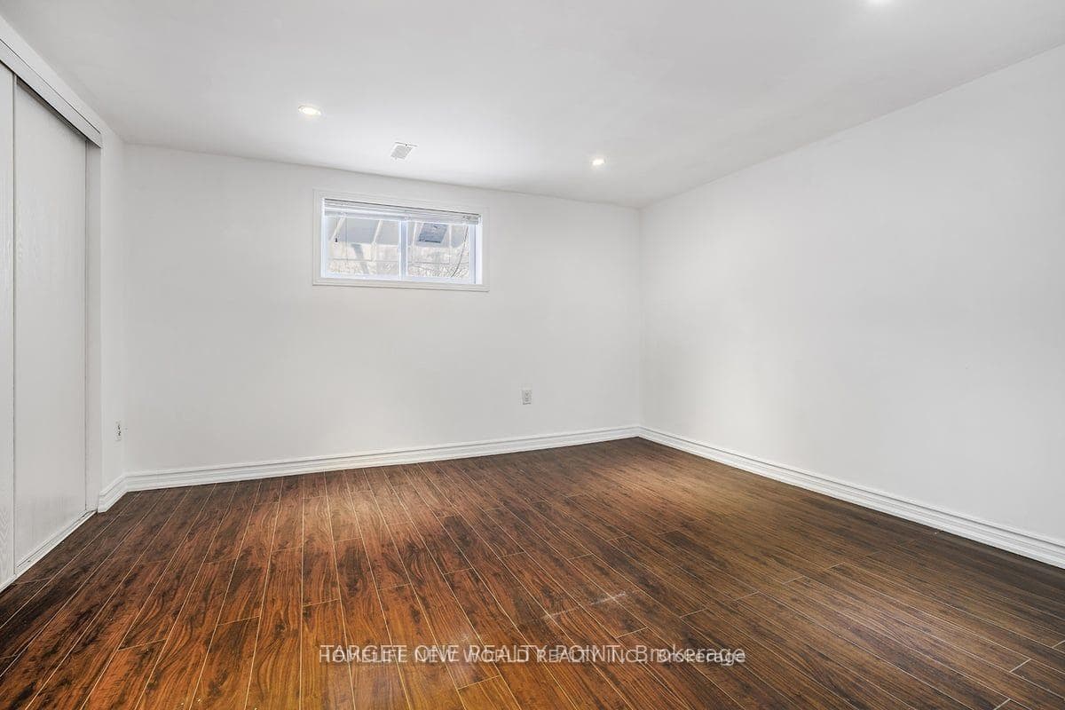 205 Pineway Boulevard Unit Basement photo 10