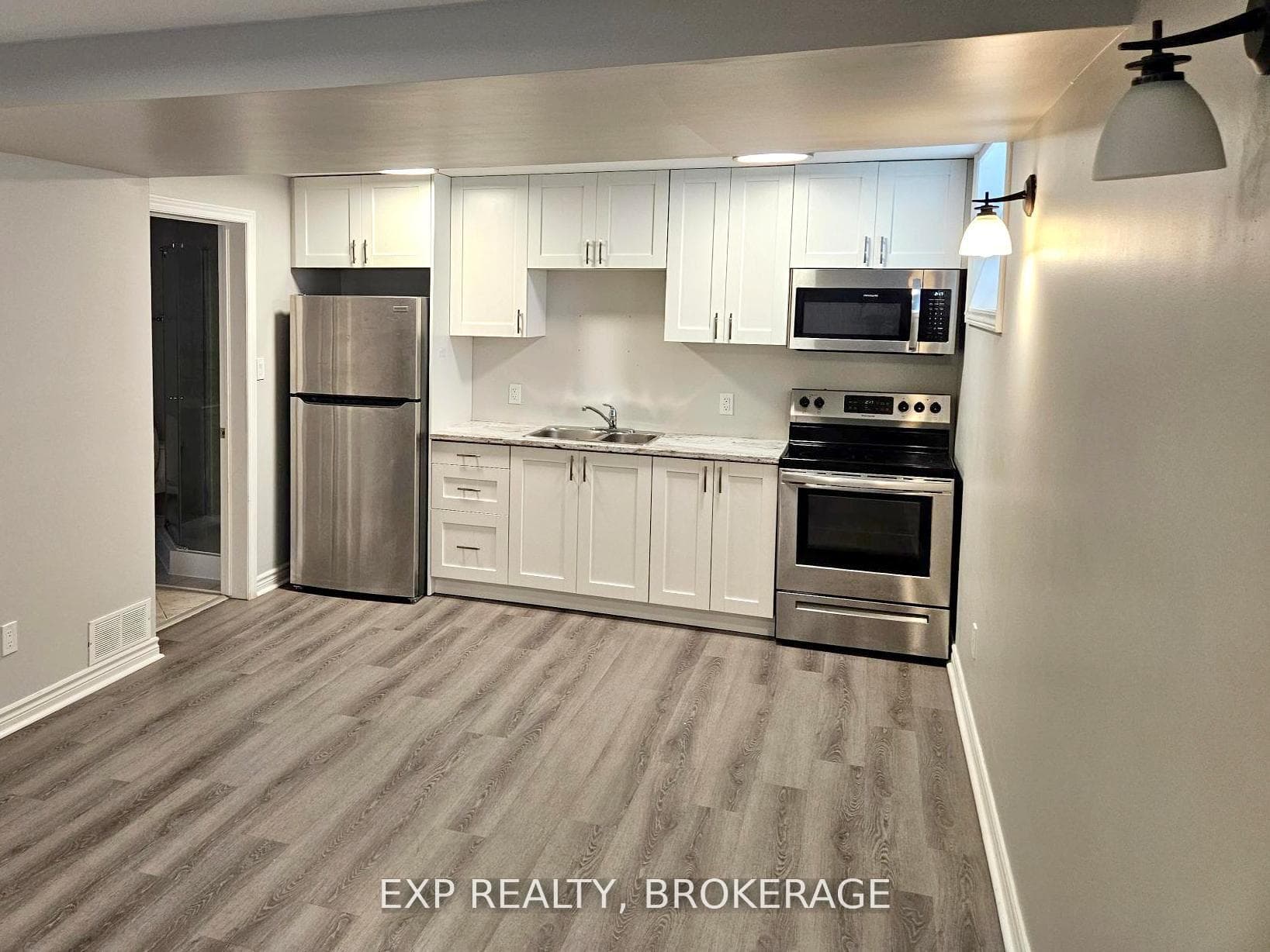 300 HERBERT Street photo 19