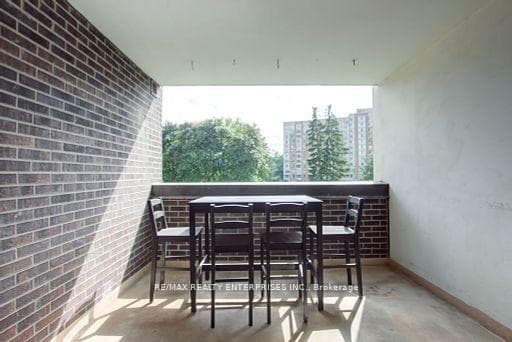 1515 Lakeshore Road Unit 208 photo 32