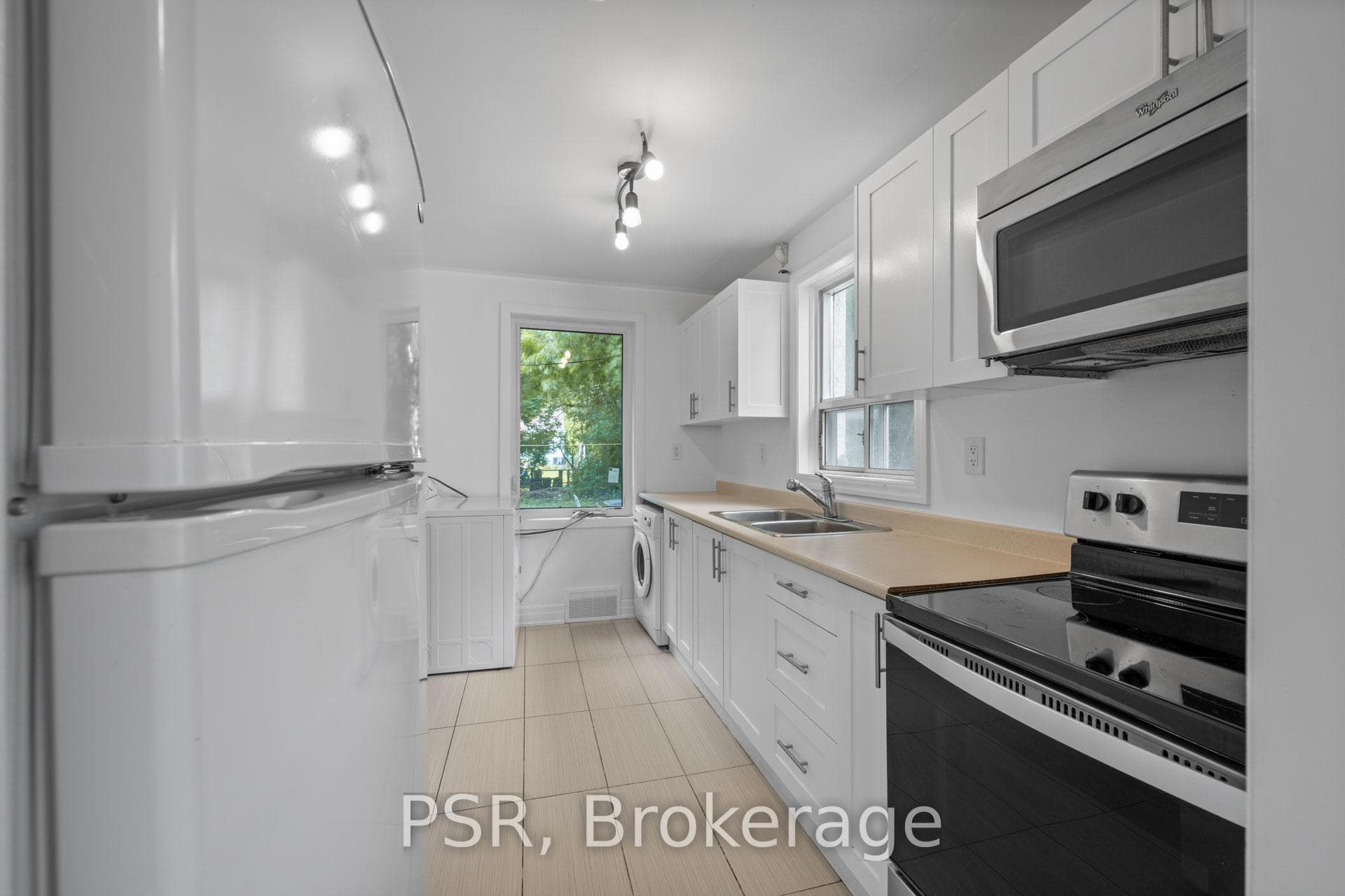 18 Grandview Avenue Unit Main Fl photo 13