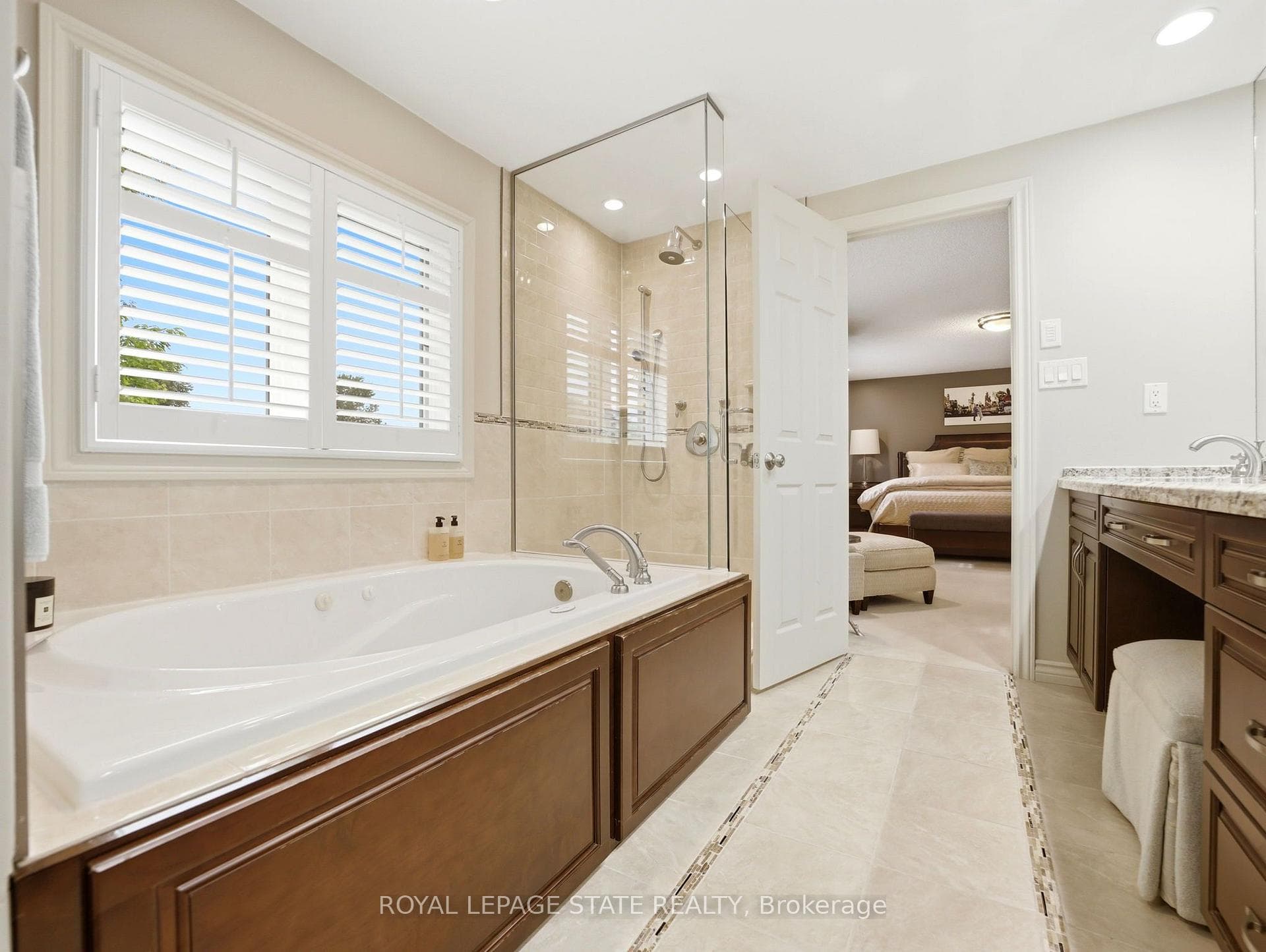 2 Charterhouse Crescent photo 28