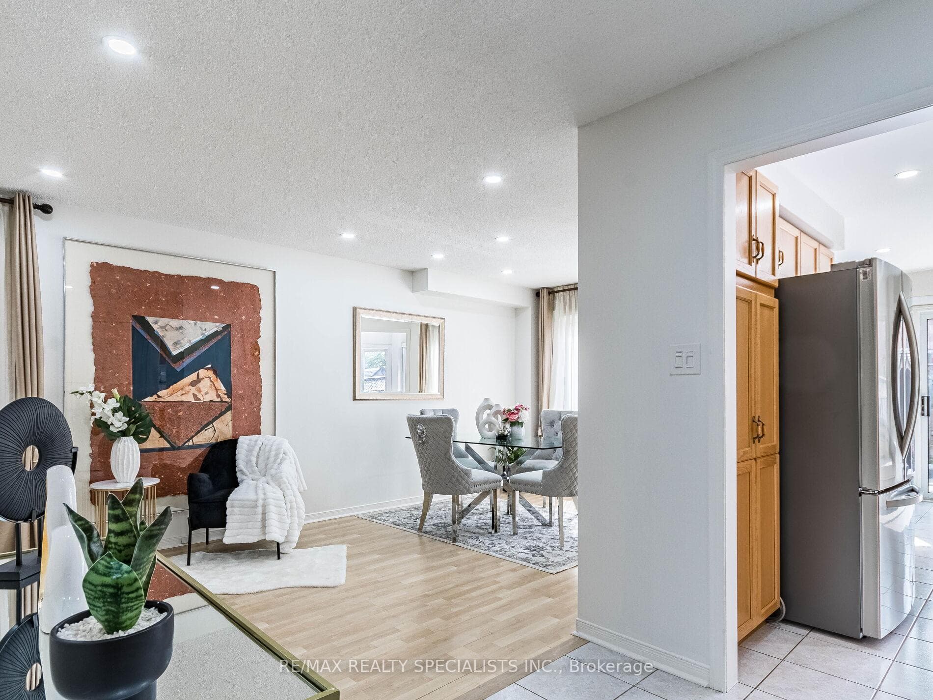 17 Sunley Crescent photo 18