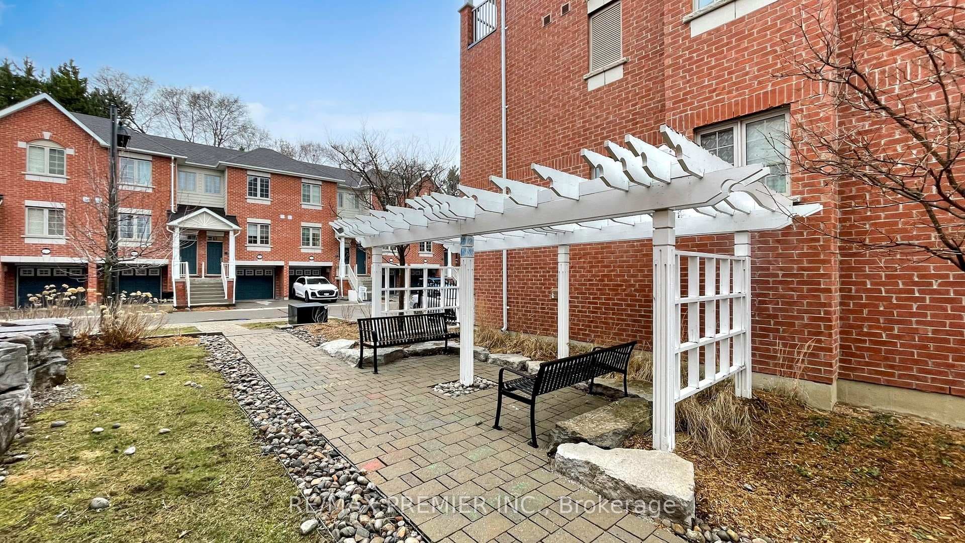 127 Silverwood Avenue Unit 1 photo 32