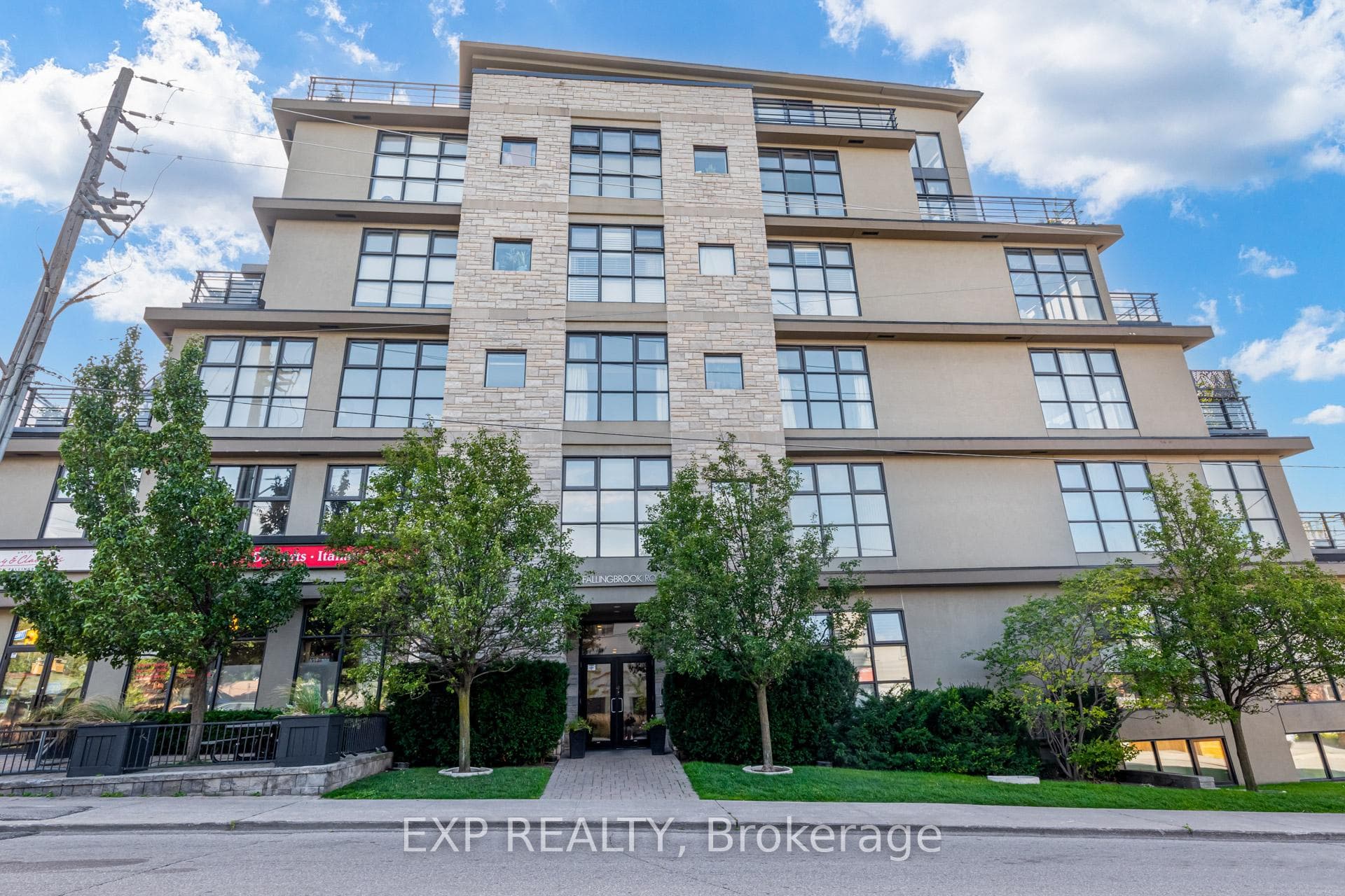 160 Fallingbrook Road Unit 212 photo 1