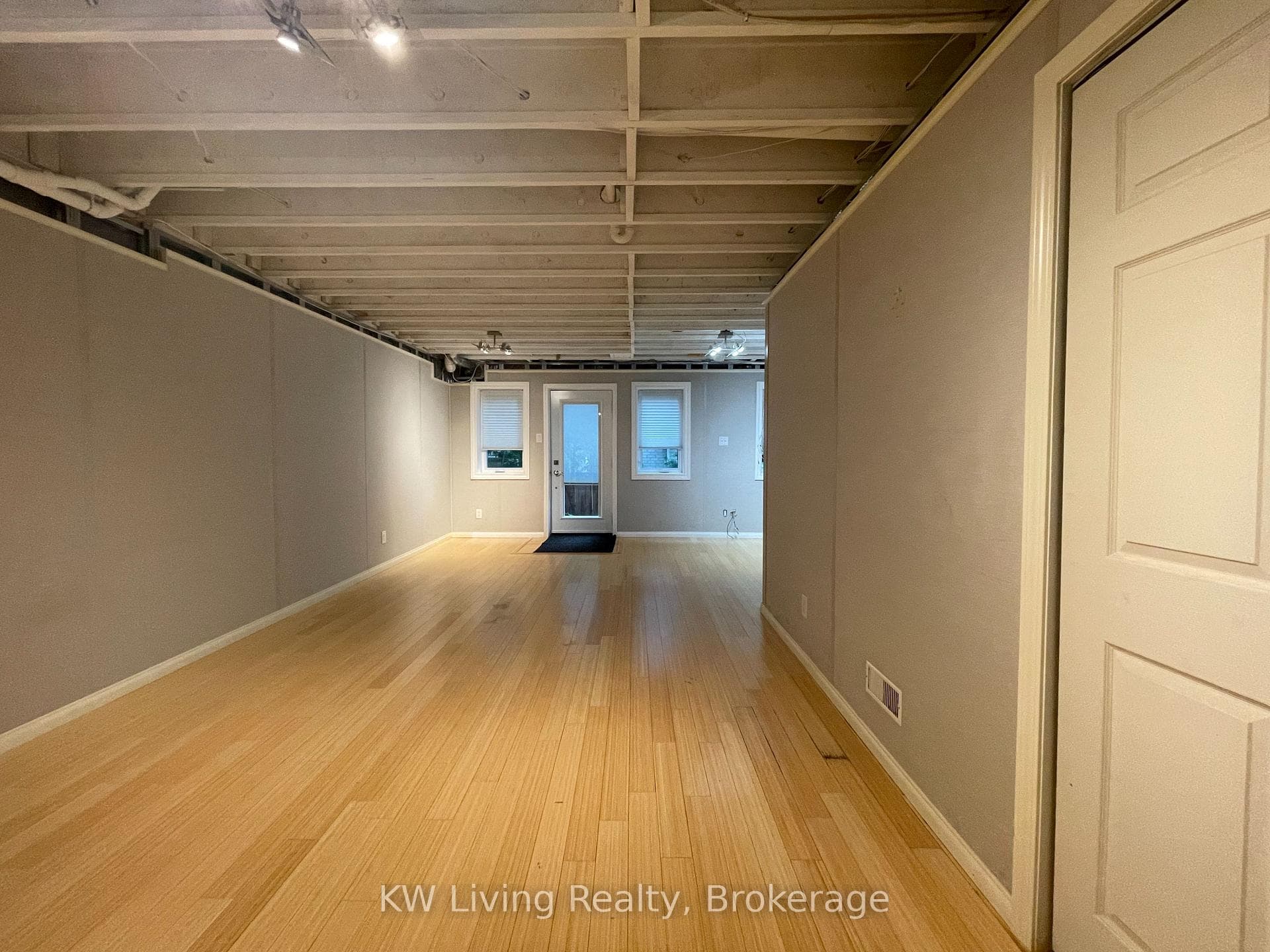 60 Coburg Crescent photo 29