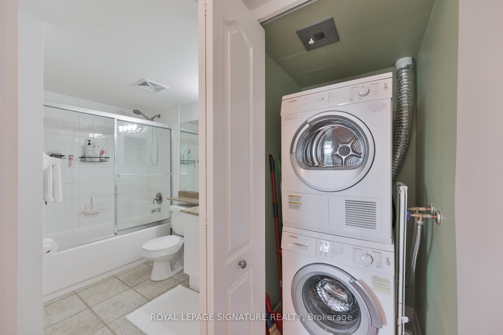 212 Eglinton Avenue Unit 1907 photo 19