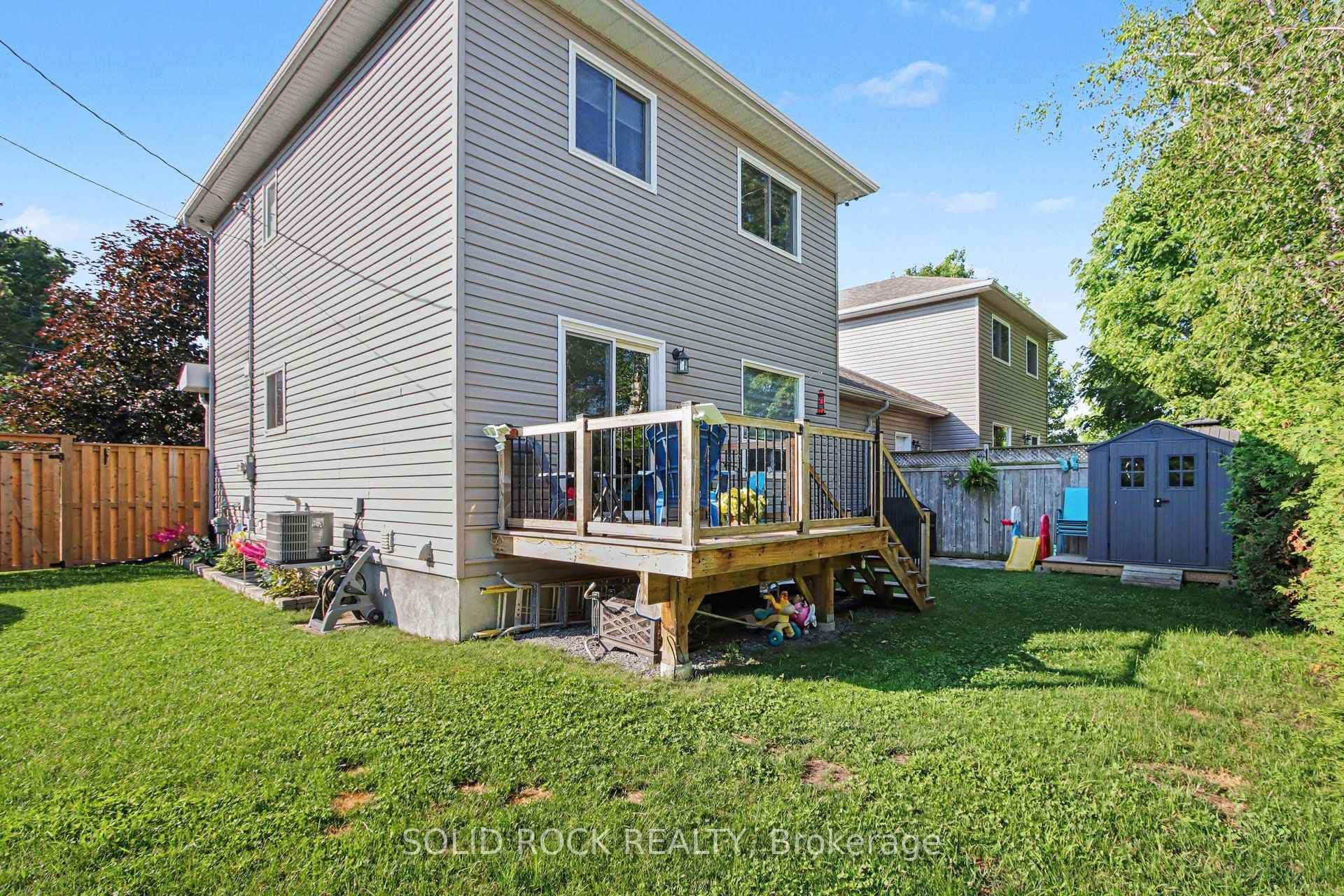 55 Woodward Street photo 29
