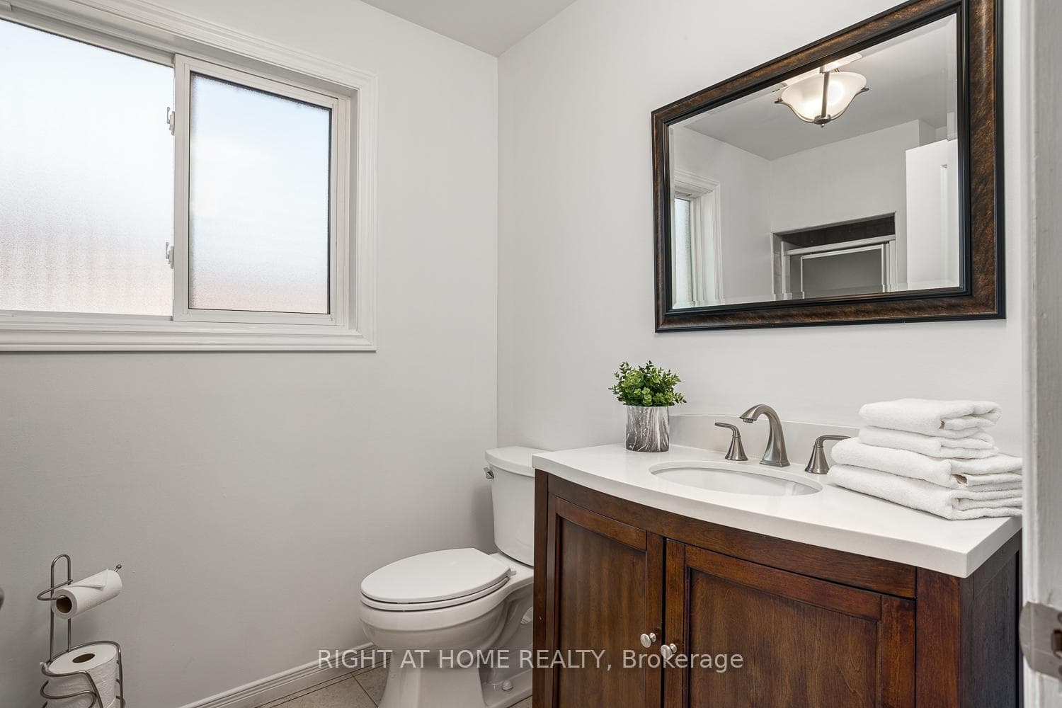 15061 Old Simcoe Road photo 18