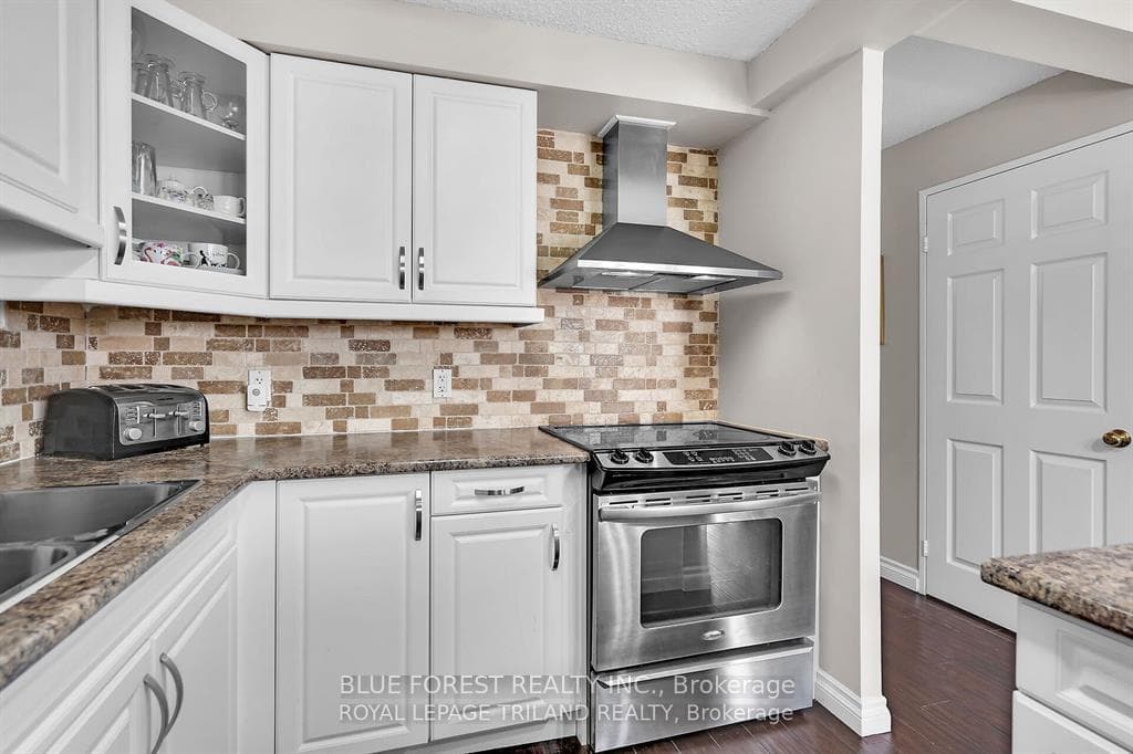 363 Colborne Street Unit 1006 photo 7