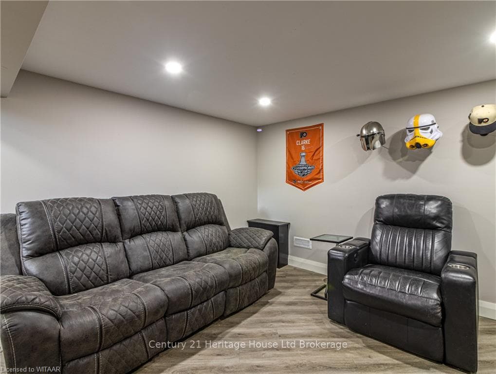 980 DEVONSHIRE Avenue photo 18