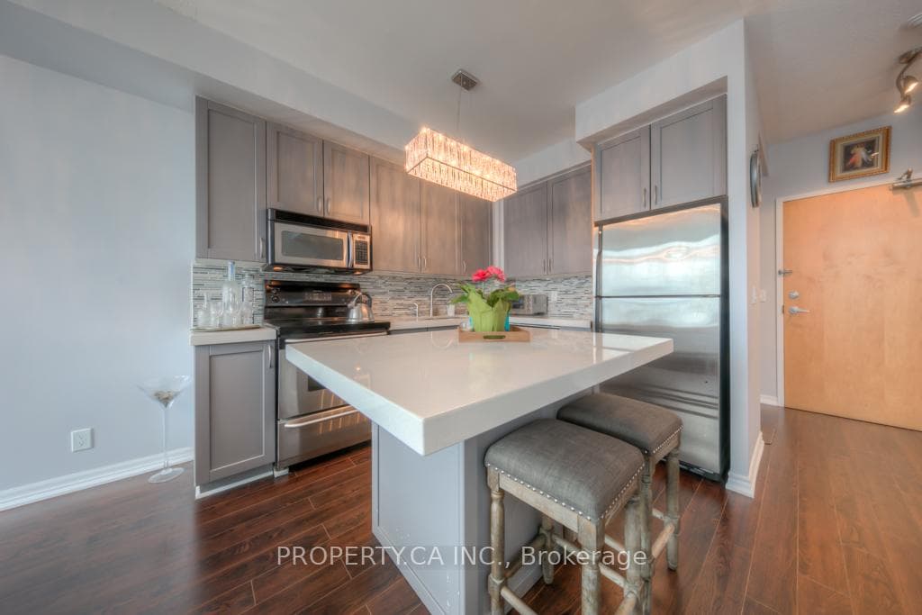 3939 Duke Of York Boulevard Unit 903 photo 9