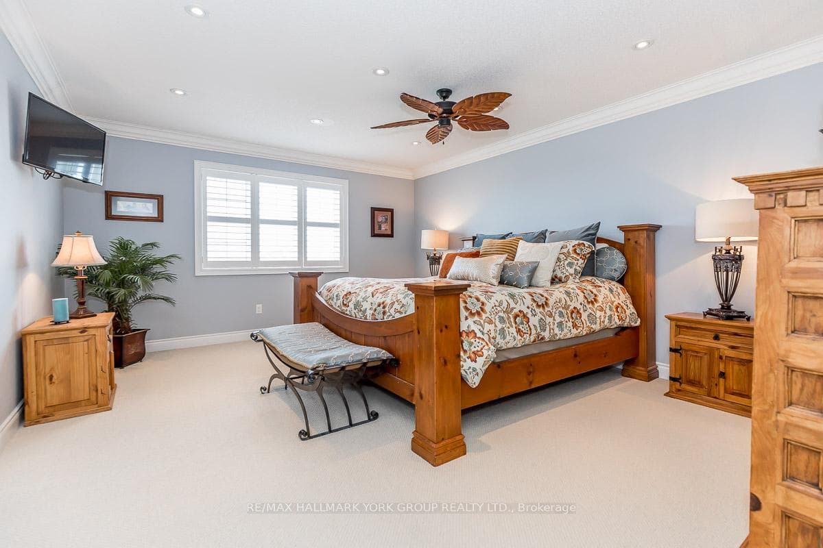 532 Foxcroft Boulevard photo 8