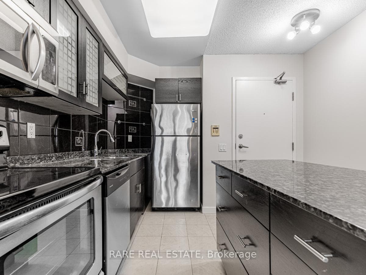 30 Harrison Garden Boulevard Unit 1711 photo 4